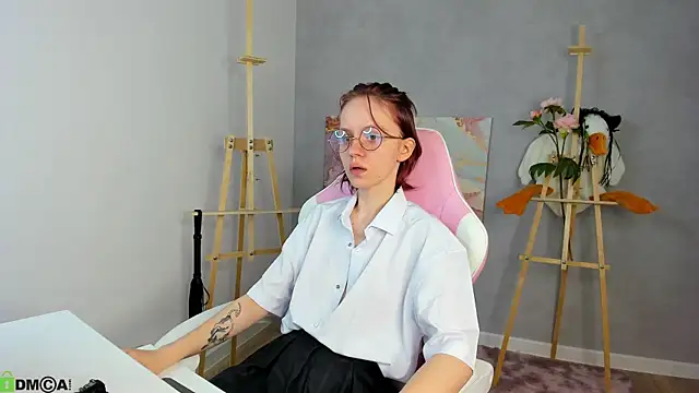 Snapshot of Milena_Milyan chatting on May 30, 2026, 1:23 am Milena Milyan online show from May 30, 2026, 1:23 am