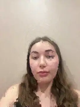 Doris2222 online show from April 14, 2026, 7:52 pm