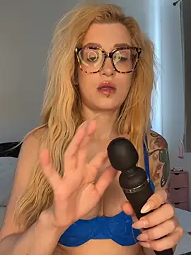 darkglitter26 online show from July 19, 2026, 9:39 am