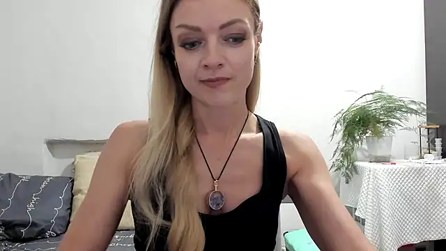 Snapshot of Severina7 chatting on July 20, 2026, 7:38 pm Severina7 online show from July 20, 2026, 7:38 pm