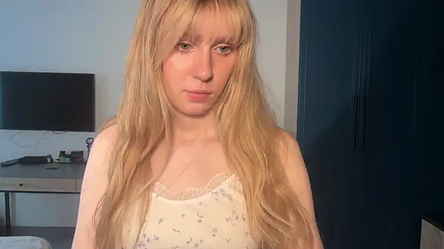 Snapshot of AliceStruble chatting on May 11, 2026, 11:33 am AliceStruble online show from May 11, 2026, 11:33 am