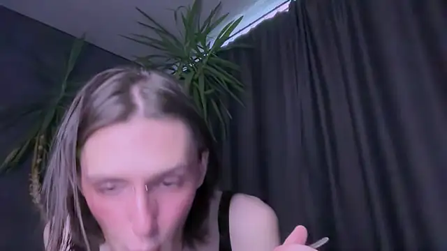 Niky Long online show from June 7, 2026, 11:26 am