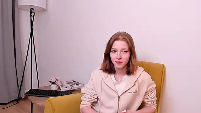 NikkiAntu online show from April 13, 2026, 2:10 pm