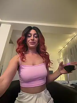 CurlyRouge online show from April 21, 2026, 8:04 pm