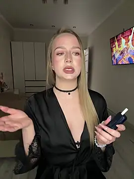 AlisaPearl online show from April 21, 2026, 8:26 pm