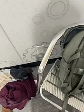 Snapshot of BottomFeederElite chatting on April 13, 2026, 9:24 am BottomFeederElite online show from April 13, 2026, 9:24 am