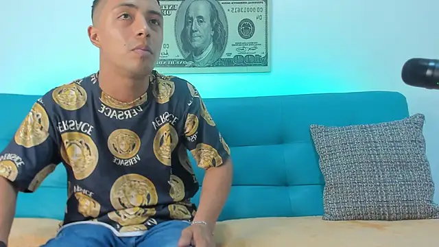 LeoVargasHot online show from April 19, 2026, 12:33 am