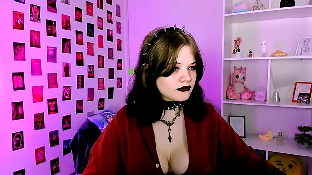 Snapshot of nikki_kiss_ chatting on July 29, 2026, 8:35 am nikki kiss online show from July 29, 2026, 8:35 am