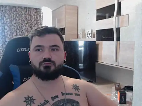 Snapshot of RelentlessNoir chatting on April 13, 2026, 11:47 am RelentlessNoir online show from April 13, 2026, 11:47 am