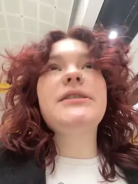 kinky  fox online show from April 19, 2026, 12:28 pm