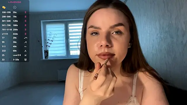 LeishaRocher online show from April 20, 2026, 5:03 pm