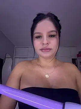 Snapshot of Elara_Luxe chatting on July 17, 2026, 10:40 pm Elara Luxe online show from July 17, 2026, 10:40 pm