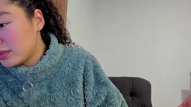 MiaRouseex online show from June 3, 2026, 2:33 pm