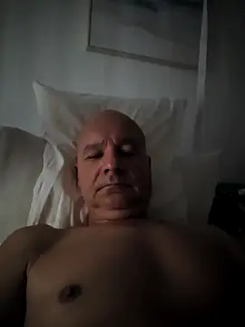 Snapshot of mannohmann5 chatting on June 14, 2026, 4:46 am mannohmann5 online show from June 14, 2026, 4:46 am
