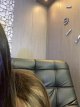 Snapshot of evelyn_hills chatting on June 20, 2026, 3:17 pm evelyn hills online show from June 20, 2026, 3:17 pm