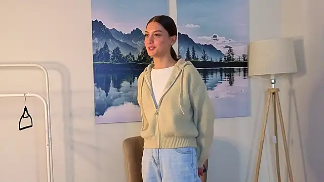 Snapshot of NatashaRieker chatting on April 15, 2026, 9:37 am NatashaRieker online show from April 15, 2026, 9:37 am