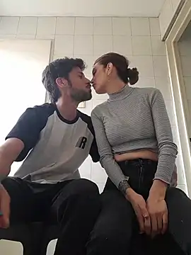 catsqueens online show from April 15, 2026, 5:50 pm