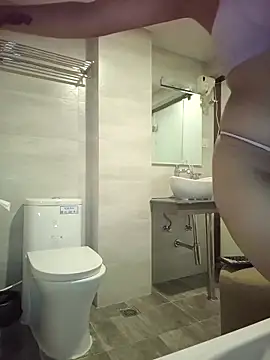 jellyyynspicyyy online show from April 24, 2026, 3:14 pm