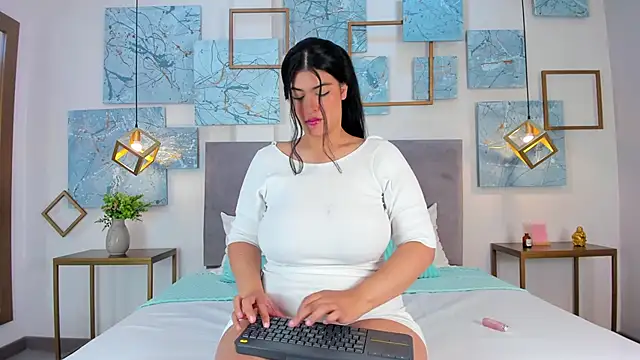 alexia summer online show from May 7, 2026, 1:14 pm