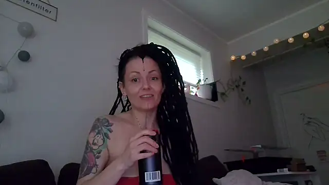 shyhornymommy online show from July 14, 2026, 2:05 am