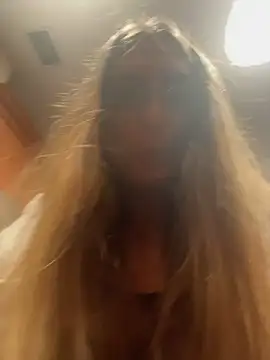 prettykitttty online show from July 31, 2026, 11:24 pm