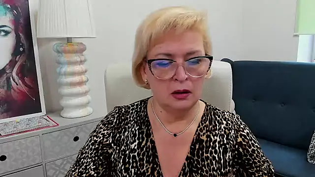 luna xfantasy online show from May 14, 2026, 6:32 am