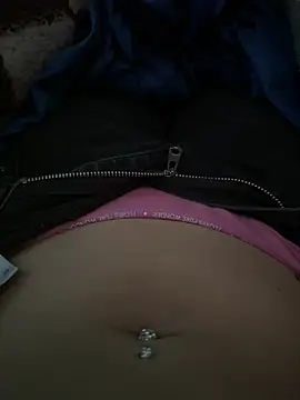 Snapshot of pazzuttraa chatting on April 15, 2026, 11:49 am pazzuttraa online show from April 15, 2026, 11:49 am