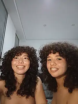 Chloe and Violeta online show from July 22, 2026, 1:51 am