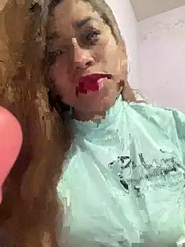 Snapshot of annie_funn chatting on April 16, 2026, 5:30 am annie funn online show from April 16, 2026, 5:30 am