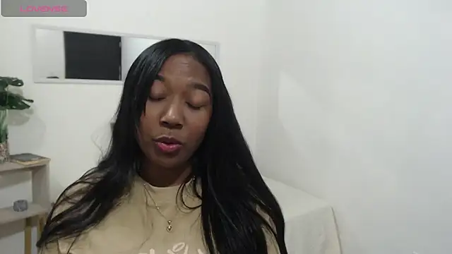 Snapshot of Chell_Ivy chatting on April 15, 2026, 3:38 pm Chell Ivy online show from April 15, 2026, 3:38 pm