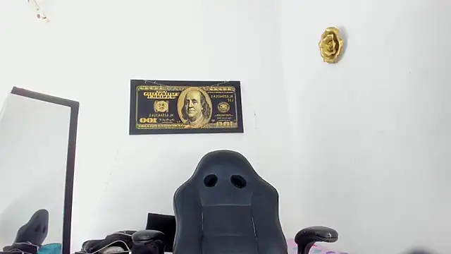 Victoria Jim online show from April 21, 2026, 2:56 pm