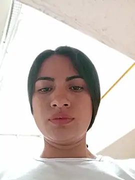 DaniellaGiraldo online show from May 21, 2026, 1:08 pm