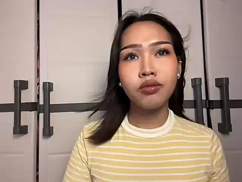 lady clea online show from April 16, 2026, 7:42 am