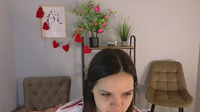 Sophie Jackiz online show from April 23, 2026, 10:11 am