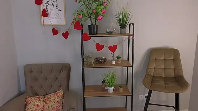 Sophie Jackiz online show from April 23, 2026, 12:29 pm