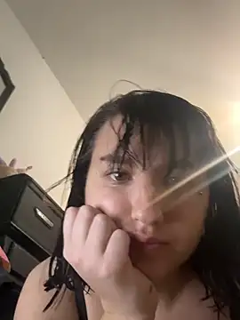 Courtneysinclair online show from April 14, 2026, 4:12 pm