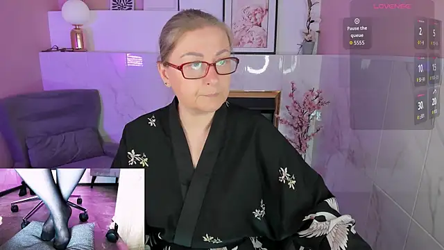 Alexandra Kind online show from June 23, 2026, 1:53 pm