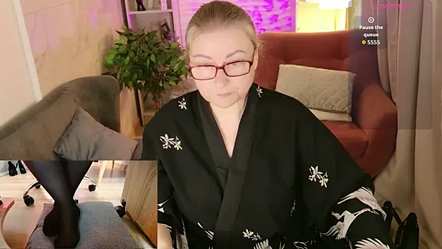 Alexandra Kind online show from June 30, 2026, 1:44 pm