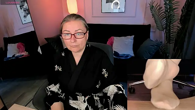 Alexandra Kind online show from June 3, 2026, 8:57 pm