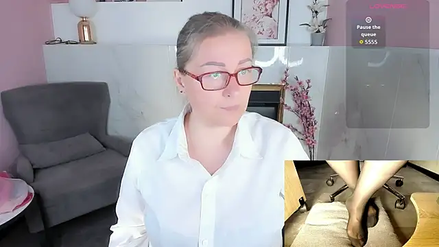 Alexandra Kind online show from July 21, 2026, 8:32 pm
