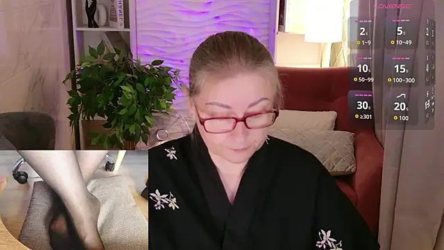 Alexandra Kind online show from July 7, 2026, 1:47 pm