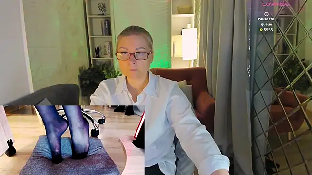 Alexandra Kind online show from June 21, 2026, 8:47 pm