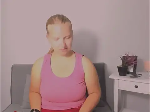 Snapshot of RoseTeacherX chatting on July 27, 2026, 6:42 am RoseTeacherX online show from July 27, 2026, 6:42 am