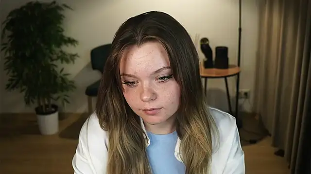 Snapshot of MarloEinck chatting on April 15, 2026, 5:39 pm MarloEinck online show from April 15, 2026, 5:39 pm