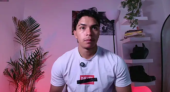 Snapshot of andyypalmer_ chatting on June 16, 2026, 5:29 am andyypalmer online show from June 16, 2026, 5:29 am