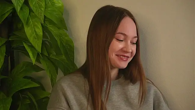 PattieGrzywinski online show from April 21, 2026, 12:23 pm