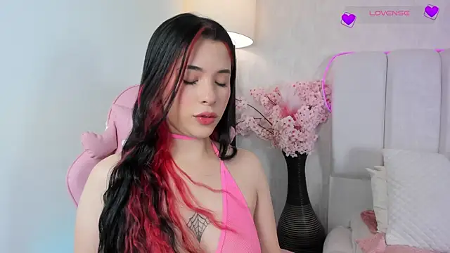 imnikaa  online show from May 22, 2026, 10:41 pm