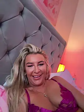 Naughtyhousewife x online show from May 13, 2026, 5:42 pm