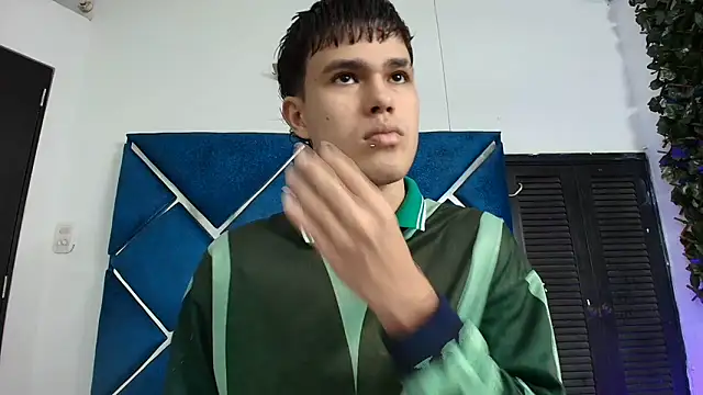 EdwinBoys online show from June 10, 2026, 1:34 pm