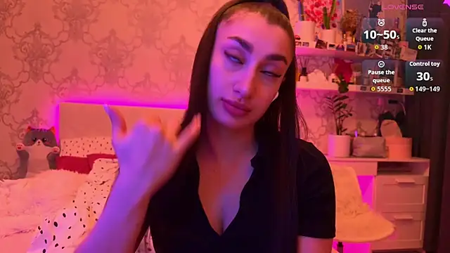 MyNaomi online show from June 10, 2026, 9:49 pm